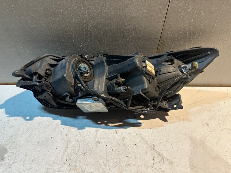 Фара Honda ACCORD CW2 K24A 2008 передняя правая (б/у) Фара Honda ACCORD CW2 K24A 2008 передняя правая (б/у)