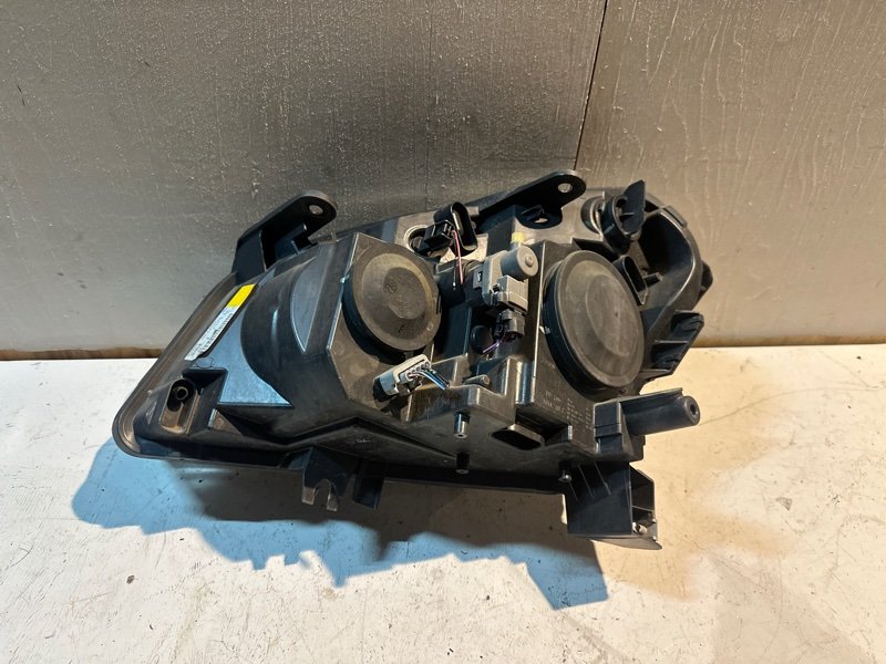 Фара Nissan DUALIS KNJ10 MR20DE 2008 передняя правая (б/у) Фара Nissan DUALIS KNJ10 MR20DE 2008 передняя правая (б/у)