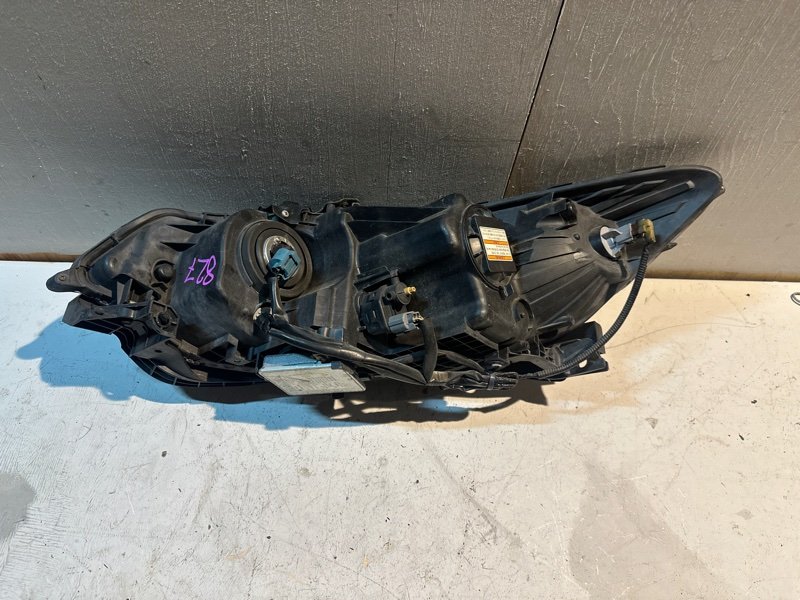 Фара Honda ACCORD CW2 K24A 2009 передняя правая (б/у) Фара Honda ACCORD CW2 K24A 2009 передняя правая (б/у)