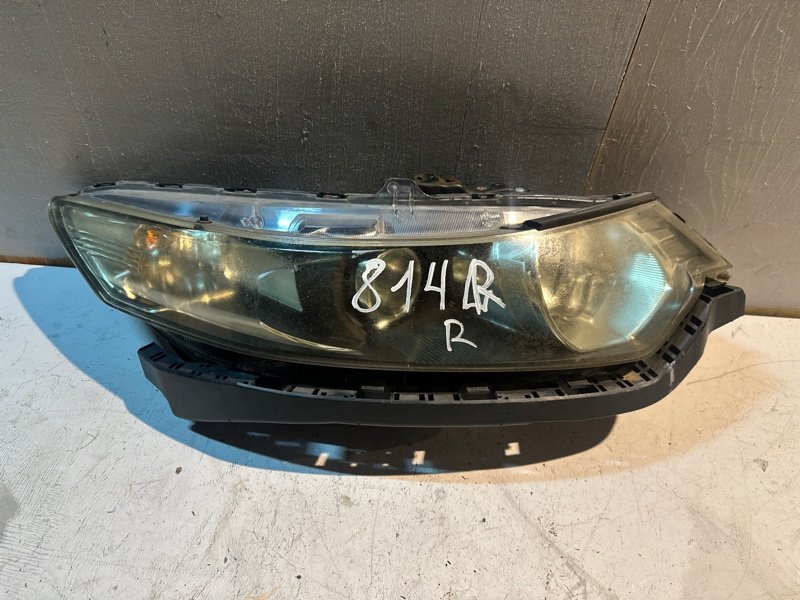 Фара Honda ACCORD CW2 K24A 2008 передняя правая (б/у) Фара Honda ACCORD CW2 K24A 2008 передняя правая (б/у)