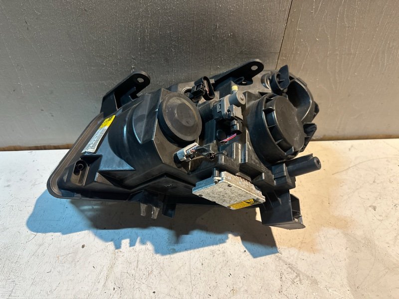 Фара Nissan DUALIS KNJ10 MR20DE 2008 передняя правая (б/у) Фара Nissan DUALIS KNJ10 MR20DE 2008 передняя правая (б/у)