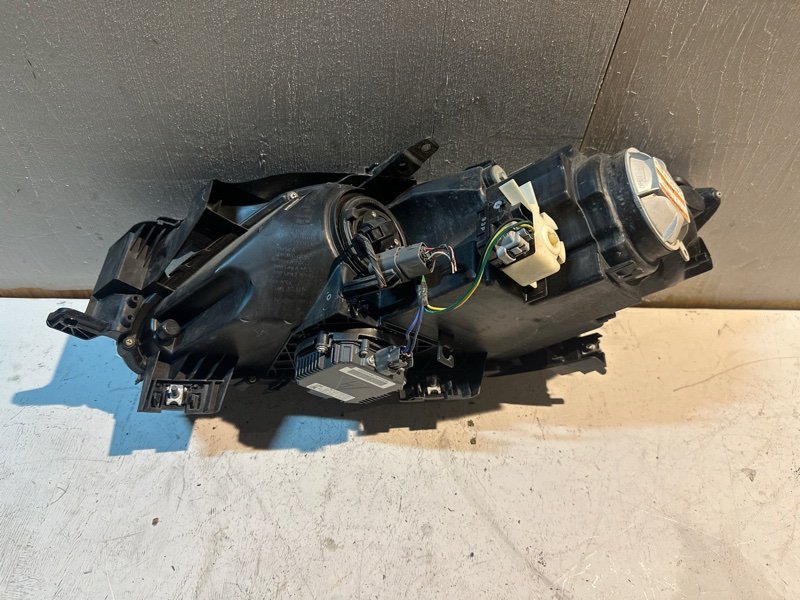 Фара Mazda Cx7 ER3P L3VDT 2009 передняя правая (б/у) Фара Mazda Cx7 ER3P L3VDT 2009 передняя правая (б/у)