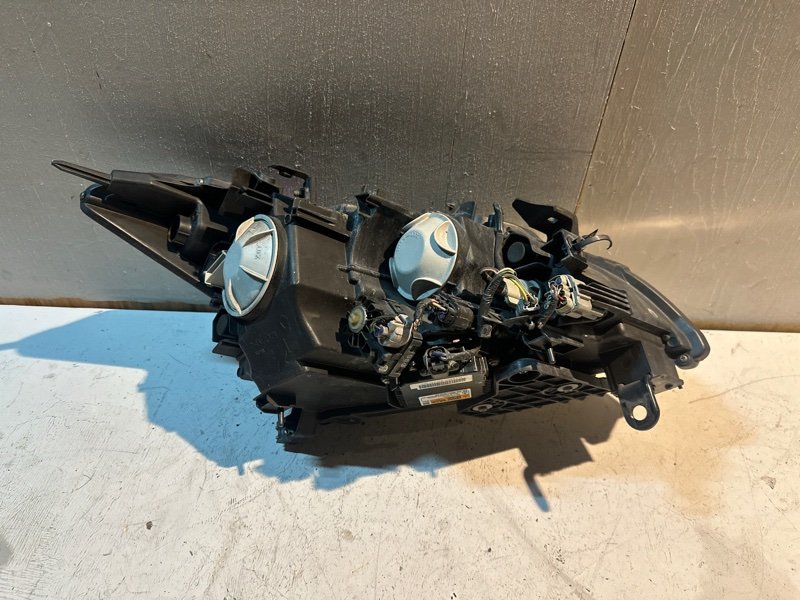 Фара Nissan fuga KY51 VQ37VHR 2009 передняя левая (б/у) Фара Nissan fuga KY51 VQ37VHR 2009 передняя левая (б/у)