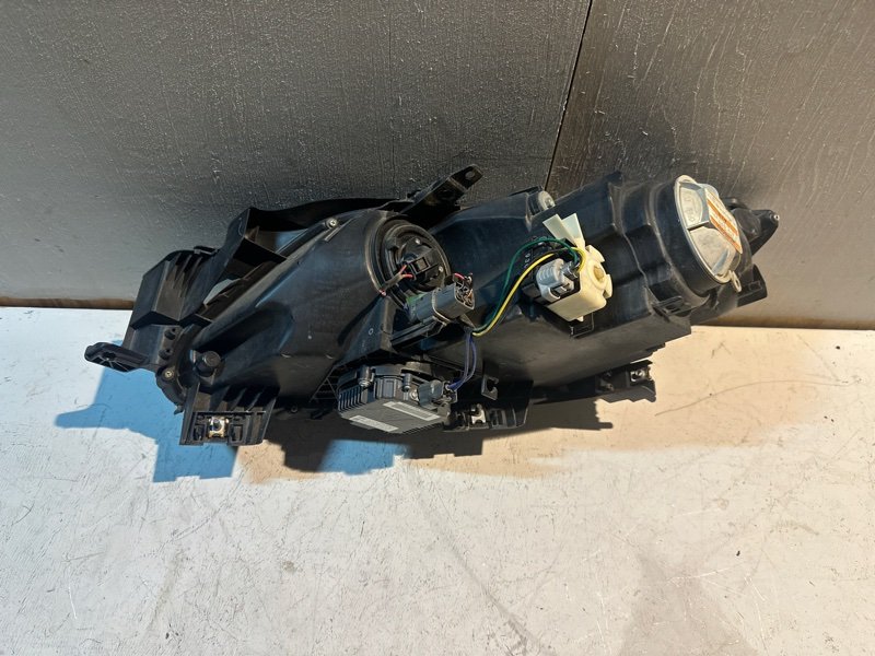 Фара Mazda Cx7 ER3P L3VDT 2009 передняя правая (б/у) Фара Mazda Cx7 ER3P L3VDT 2009 передняя правая (б/у)