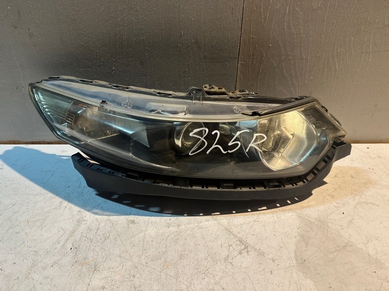 Фара Honda ACCORD CW2 K24A 2009 передняя правая (б/у) Фара Honda ACCORD CW2 K24A 2009 передняя правая (б/у)