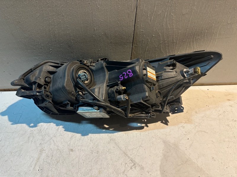 Фара Honda ACCORD CW2 K24A 2009 передняя правая (б/у) Фара Honda ACCORD CW2 K24A 2009 передняя правая (б/у)