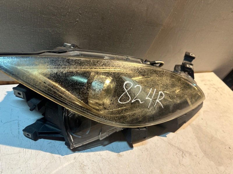 Фара Mazda atenza GH5FW L5VE 2009 передняя правая (б/у) Фара Mazda atenza GH5FW L5VE 2009 передняя правая (б/у)