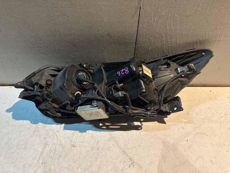 Фара Honda ACCORD CW2 K24A 2009 передняя правая (б/у) Фара Honda ACCORD CW2 K24A 2009 передняя правая (б/у)