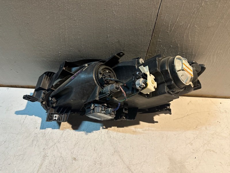 Фара Mazda Cx7 ER3P L3VDT 2007 передняя правая (б/у) Фара Mazda Cx7 ER3P L3VDT 2007 передняя правая (б/у)