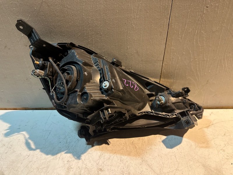 Фара Honda FIT SHUTTLE GP2 LDA-MF6 2012 передняя левая (б/у) Фара Honda FIT SHUTTLE GP2 LDA-MF6 2012 передняя левая (б/у)