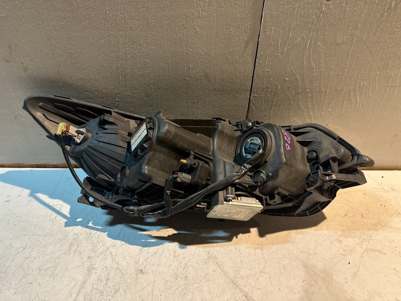 Фара Honda ACCORD CW2 K24A 2009 передняя левая (б/у) Фара Honda ACCORD CW2 K24A 2009 передняя левая (б/у)