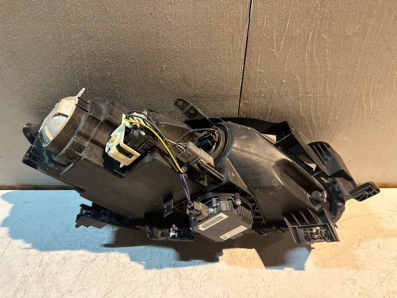 Фара Mazda Cx7 ER3P L3VDT 2009 передняя левая (б/у) Фара Mazda Cx7 ER3P L3VDT 2009 передняя левая (б/у)