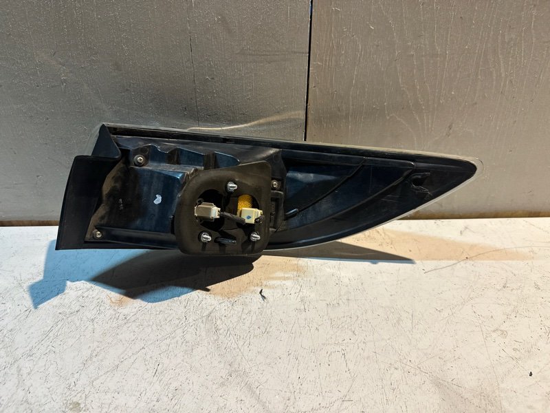 Стоп Mazda atenza GH5FW L5VE 2009 задний левый (б/у) Стоп Mazda atenza GH5FW L5VE 2009 задний левый (б/у)