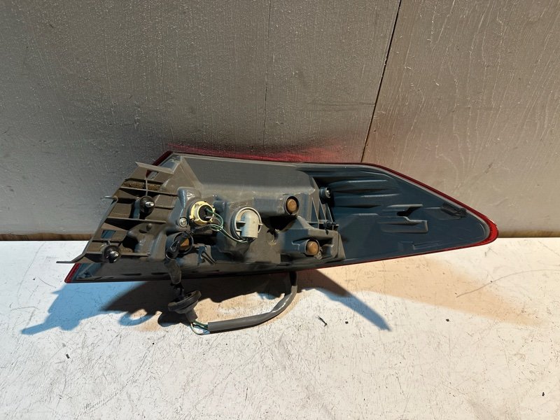 Стоп Nissan fuga KY51 VQ37VHR 2009 задний левый (б/у) Стоп Nissan fuga KY51 VQ37VHR 2009 задний левый (б/у)