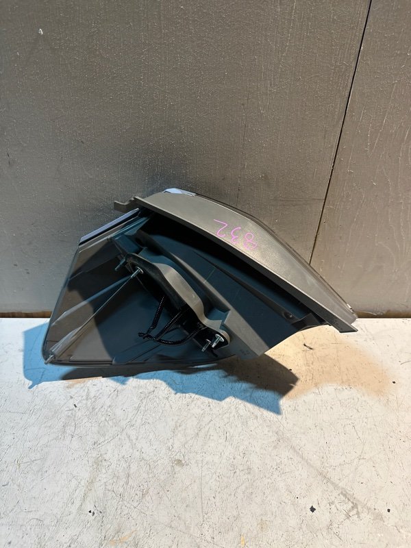 Стоп Honda FIT SHUTTLE GP2 LDA-MF6 2012 задний правый (б/у) Стоп Honda FIT SHUTTLE GP2 LDA-MF6 2012 задний правый (б/у)