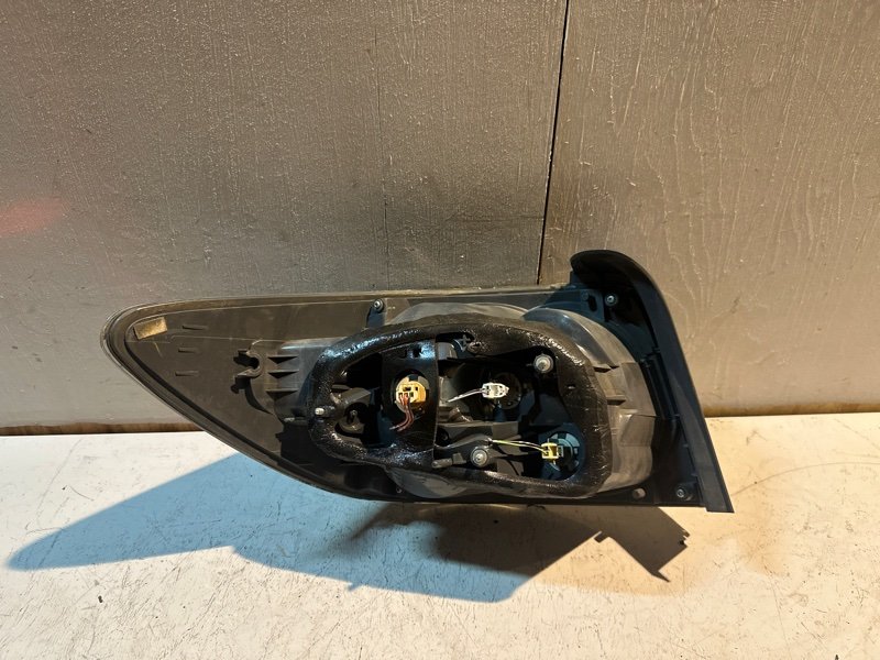 Стоп Mazda Cx7 ER3P L3VDT 2007 задний правый (б/у) Стоп Mazda Cx7 ER3P L3VDT 2007 задний правый (б/у)