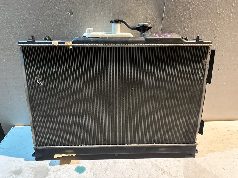 Радиатор основной Mazda Cx7 ER3P L3VDT 2007 (б/у) Радиатор основной Mazda Cx7 ER3P L3VDT 2007 (б/у)