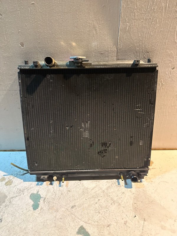 Радиатор основной Mitsubishi PAJERO V46 4M40 1995 (б/у) Радиатор основной Mitsubishi PAJERO V46 4M40 1995 (б/у)