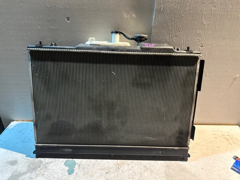 Радиатор основной Mazda Cx7 ER3P L3VDT 2009 (б/у) Радиатор основной Mazda Cx7 ER3P L3VDT 2009 (б/у)