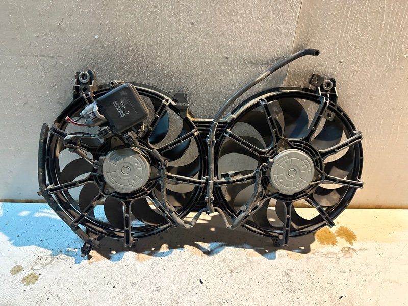 Вентилятор радиатора Nissan fuga KY51 VQ37HR 2011 (б/у) Вентилятор радиатора Nissan fuga KY51 VQ37HR 2011 (б/у)