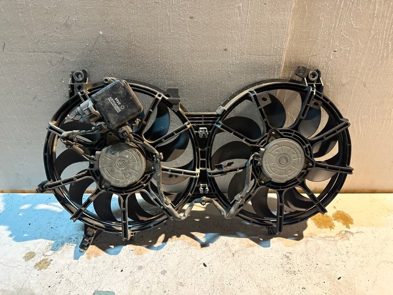 Вентилятор радиатора Nissan fuga KY51 VQ37HR 2010 (б/у) Вентилятор радиатора Nissan fuga KY51 VQ37HR 2010 (б/у)
