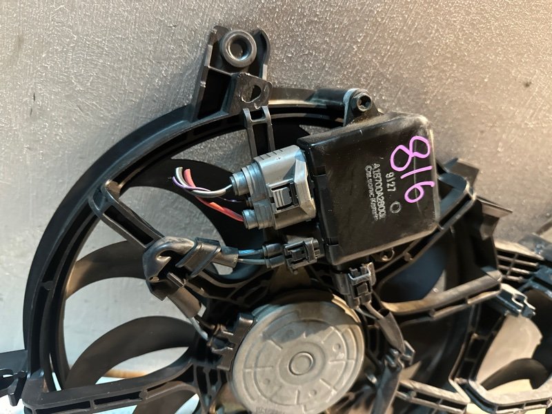 Вентилятор радиатора Nissan fuga KY51 VQ37VHR 2009 (б/у) Вентилятор радиатора Nissan fuga KY51 VQ37VHR 2009 (б/у)