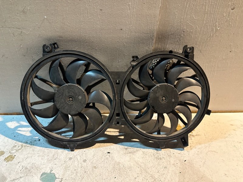 Вентилятор радиатора Nissan fuga KY51 VQ37VHR 2009 (б/у) Вентилятор радиатора Nissan fuga KY51 VQ37VHR 2009 (б/у)
