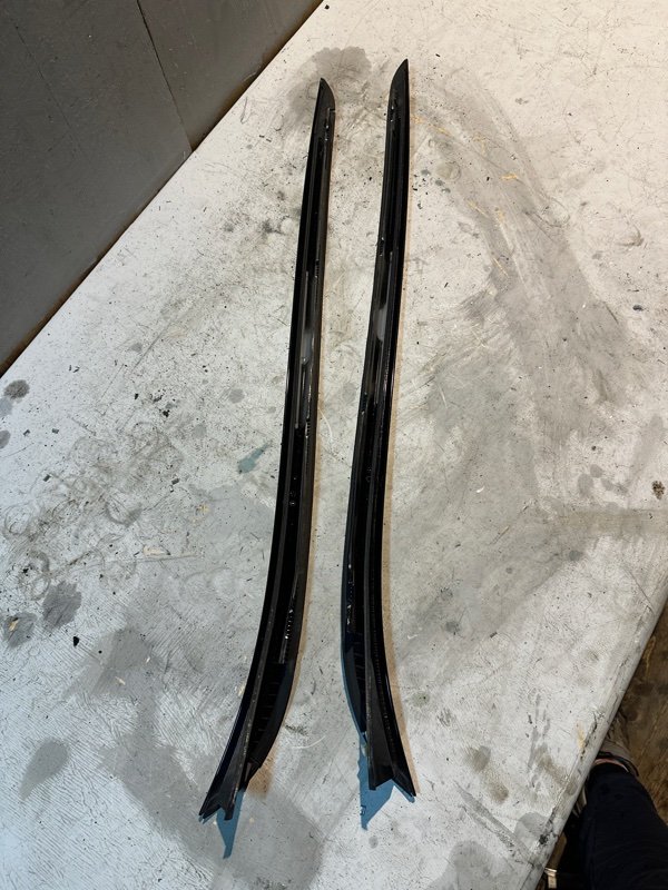 Молдинг лобового стекла Honda ACCORD CW2 K24A 2009 (б/у) Молдинг лобового стекла Honda ACCORD CW2 K24A 2009 (б/у)