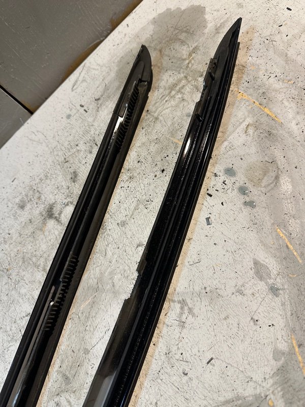 Молдинг лобового стекла Honda ACCORD CW2 K24A 2009 (б/у) Молдинг лобового стекла Honda ACCORD CW2 K24A 2009 (б/у)