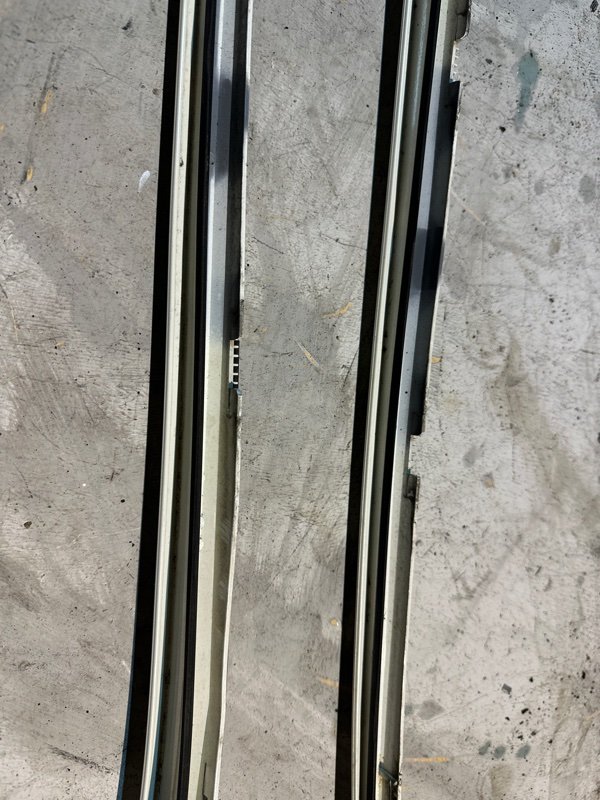 Молдинг лобового стекла Honda ACCORD CW2 K24A 2010 (б/у) Молдинг лобового стекла Honda ACCORD CW2 K24A 2010 (б/у)