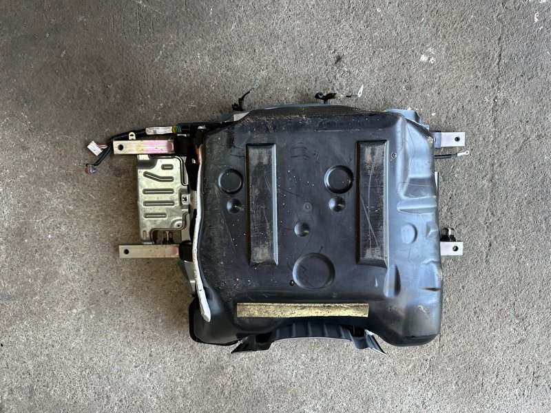 Батарея гибридной установки Honda FIT SHUTTLE GP2 LDA-MF6 2011 (б/у) Батарея гибридной установки Honda FIT SHUTTLE GP2 LDA-MF6 2011 (б/у)