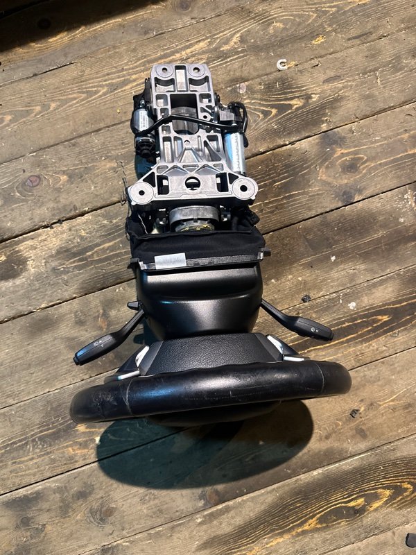 Рулевая колонка BMW 5-Series FW20 N47D20C 2012 (б/у) Рулевая колонка BMW 5-Series FW20 N47D20C 2012 (б/у)