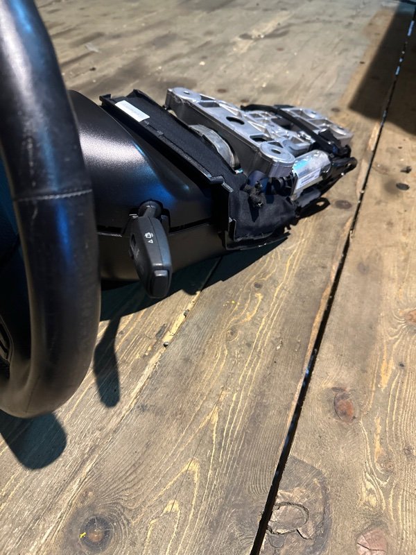 Рулевая колонка BMW 5-Series FW20 N47D20C 2012 (б/у) Рулевая колонка BMW 5-Series FW20 N47D20C 2012 (б/у)