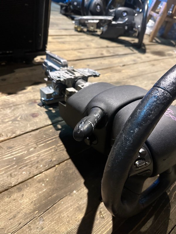 Рулевая колонка Nissan fuga KY51 VQ37VHR 2011 (б/у) Рулевая колонка Nissan fuga KY51 VQ37VHR 2011 (б/у)