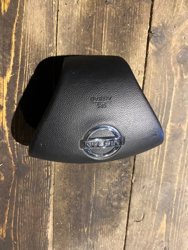Airbag водительский Nissan fuga KY51 VQ37VHR 2010 (б/у) Airbag водительский Nissan fuga KY51 VQ37VHR 2010 (б/у)