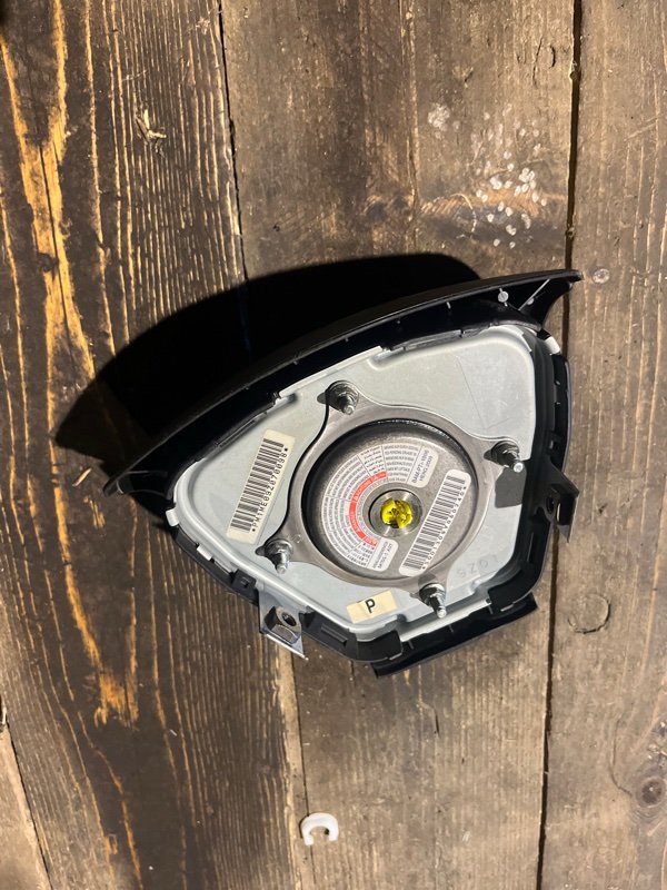 Airbag водительский Nissan fuga KY51 VQ37VHR 2010 (б/у) Airbag водительский Nissan fuga KY51 VQ37VHR 2010 (б/у)