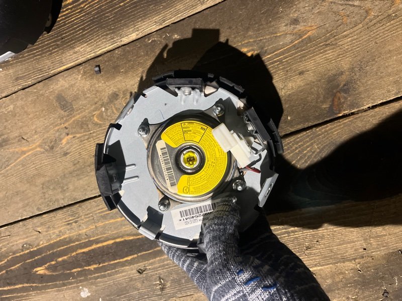 Airbag водительский Mazda Cx7 ER3P L3VDT 2008 (б/у) Airbag водительский Mazda Cx7 ER3P L3VDT 2008 (б/у)