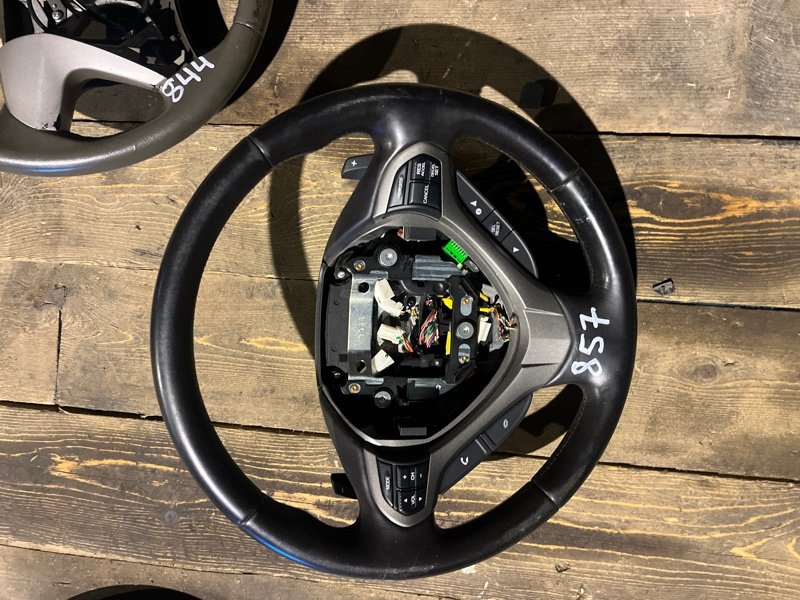 Руль Honda ACCORD CW2 K24A 2010 (б/у) Руль Honda ACCORD CW2 K24A 2010 (б/у)