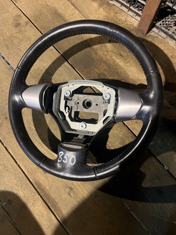 Руль Suzuki Escudo TD54 J20A 2007 (б/у) Руль Suzuki Escudo TD54 J20A 2007 (б/у)