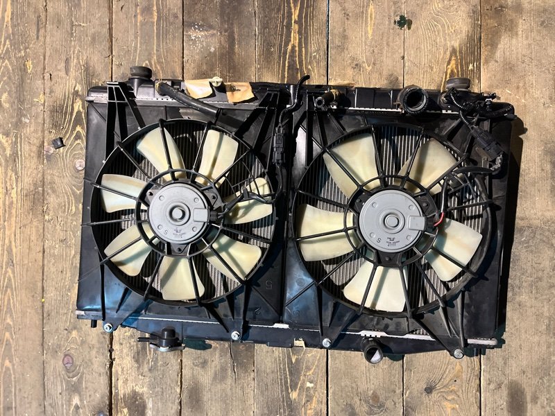 Радиатор основной Honda ACCORD CW2 K24A 2009 (б/у) Радиатор основной Honda ACCORD CW2 K24A 2009 (б/у)