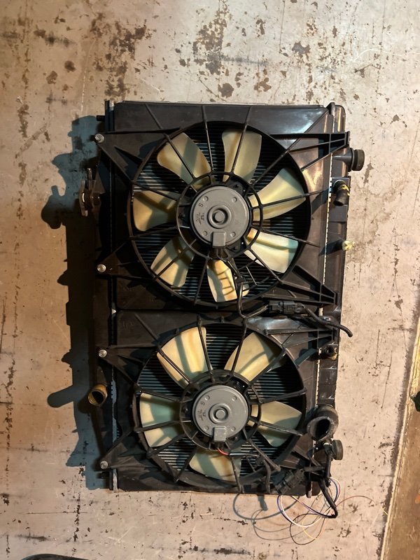 Радиатор основной Honda ACCORD CW2 K24A 2009 (б/у) Радиатор основной Honda ACCORD CW2 K24A 2009 (б/у)