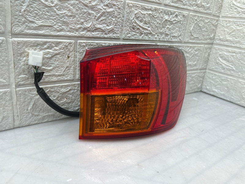 Фонарь задний правый LEXUS IS220D 2007 Седан 2.2 2ADFHV 8155153162 контрактная