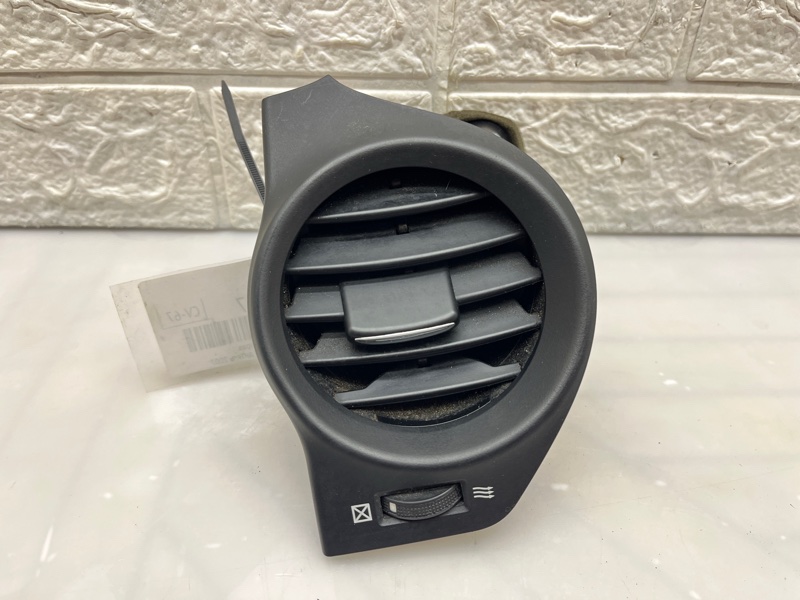 Дефлектор печки правый LEXUS IS220D 2007 Седан 2.2 2ADFHV 5565053031C0 контрактная