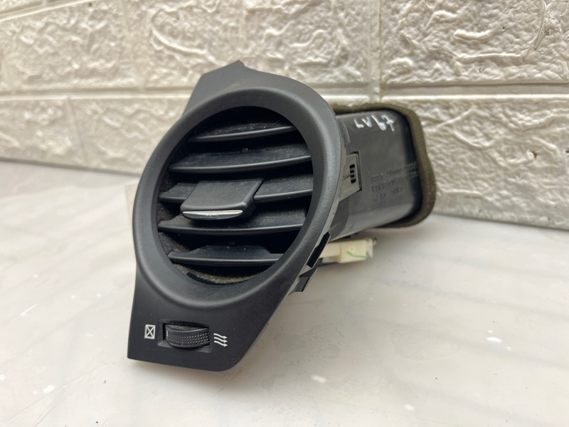 Дефлектор печки правый IS220D 2007 Седан 2.2 2ADFHV