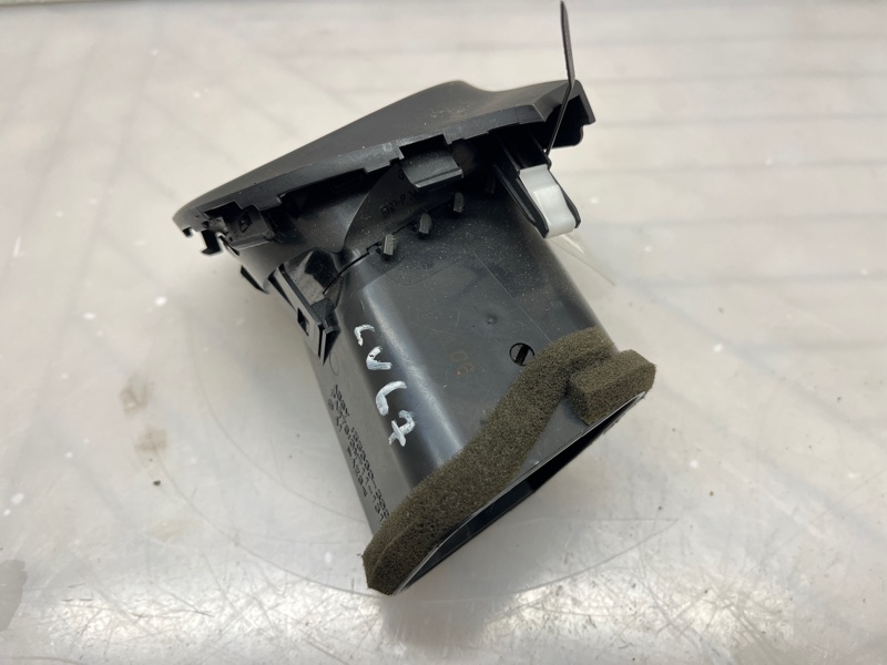 Дефлектор печки правый IS220D 2007 Седан 2.2 2ADFHV