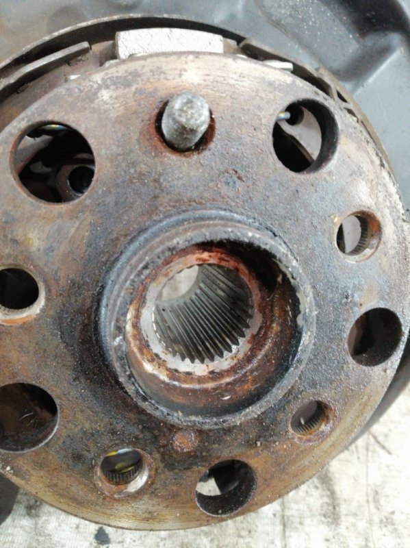 Кулак задний правый GS450H S190 2GR-FSE Кулак задний правый GS450H S190 2GR-FSE
