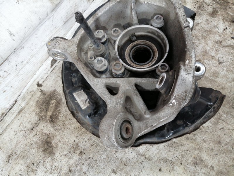 Кулак задний правый GS450H S190 2GR-FSE Кулак задний правый GS450H S190 2GR-FSE