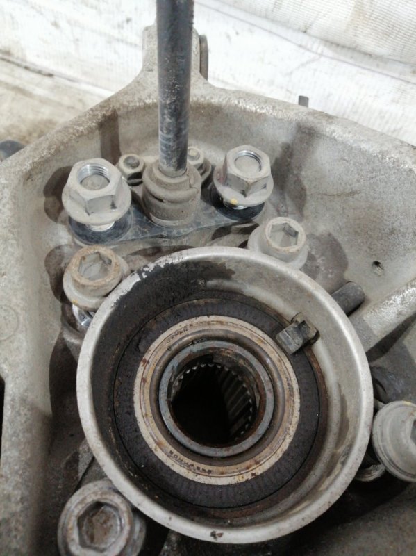 Кулак задний правый GS450H S190 2GR-FSE Кулак задний правый GS450H S190 2GR-FSE