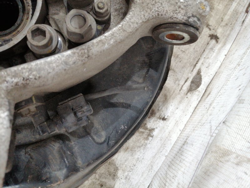 Кулак задний правый GS450H S190 2GR-FSE Кулак задний правый GS450H S190 2GR-FSE