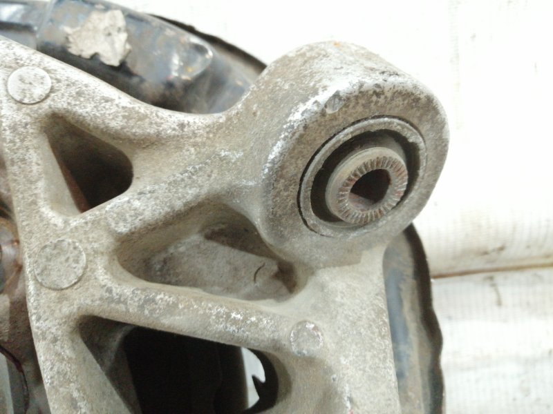 Кулак задний левый GS450H S190 2GR-FSE Кулак задний левый GS450H S190 2GR-FSE